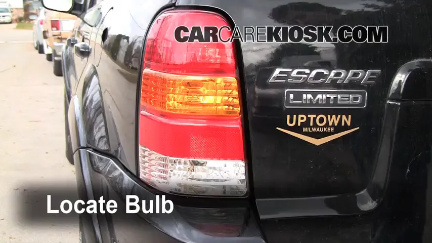 2004 Ford Escape Limited 3.0L V6 Éclairage Feux de marche arrière (remplacer une ampoule)